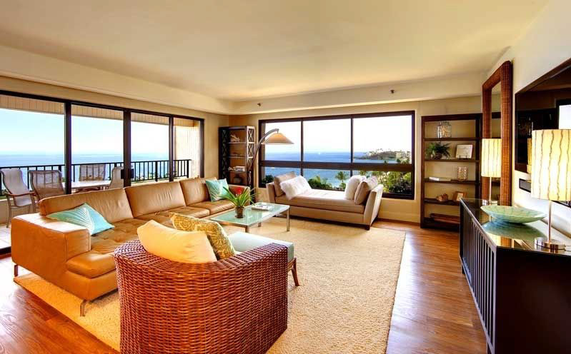 Kaanapali Alii’s guest rooms offer island­-inspired furnishings, private lanais, kitchens, living rooms, dining rooms, and two bathrooms!