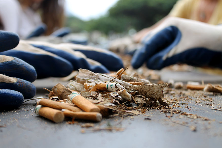 Smoking on Maui’s beaches or any Hawaii beach is illegal.